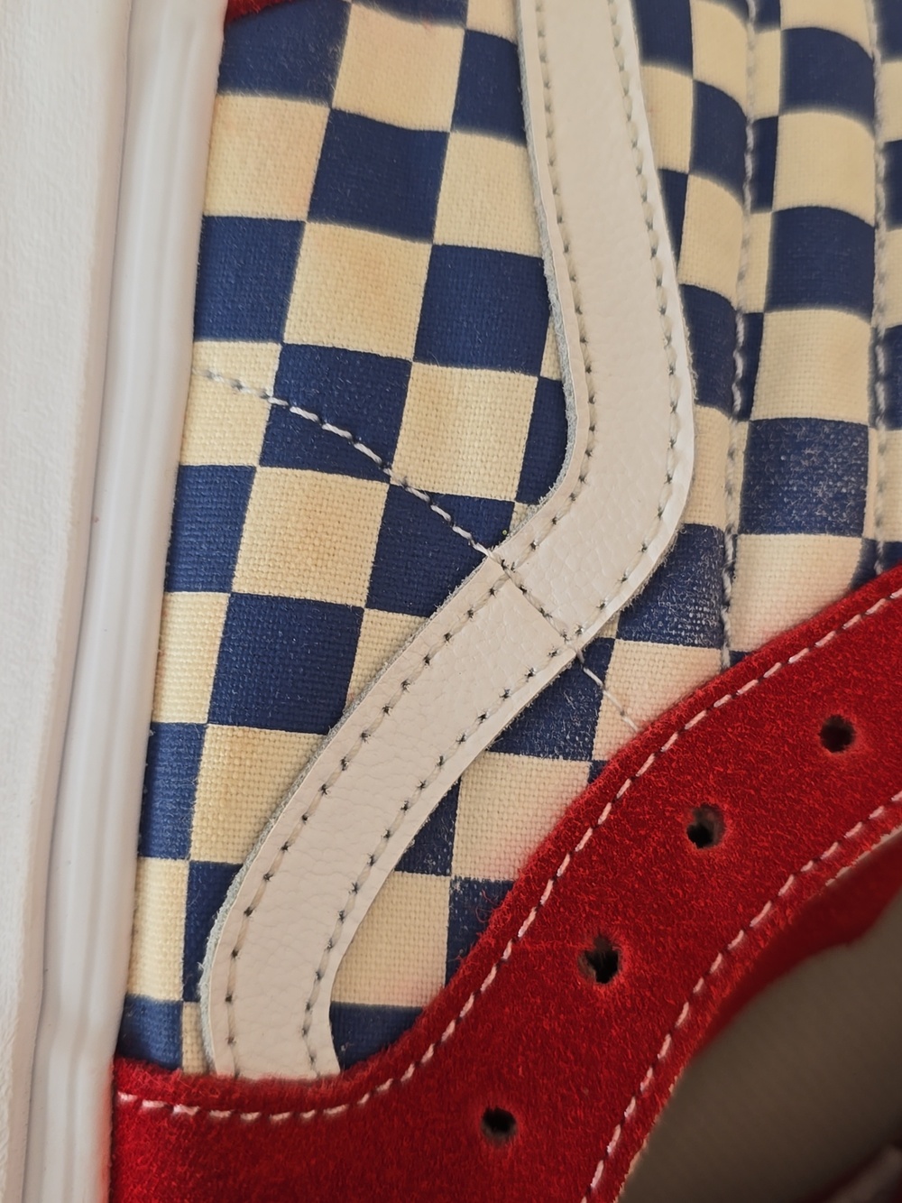Vans - Picture 7 of 17